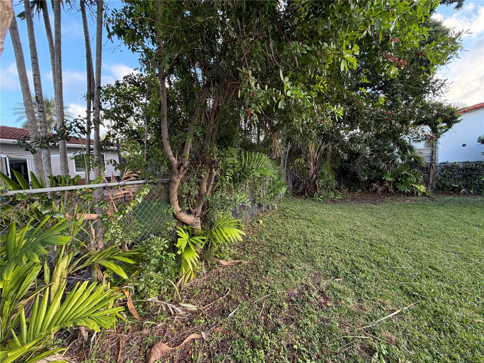 Image 12 of 19 For 8819 Garland Avenue