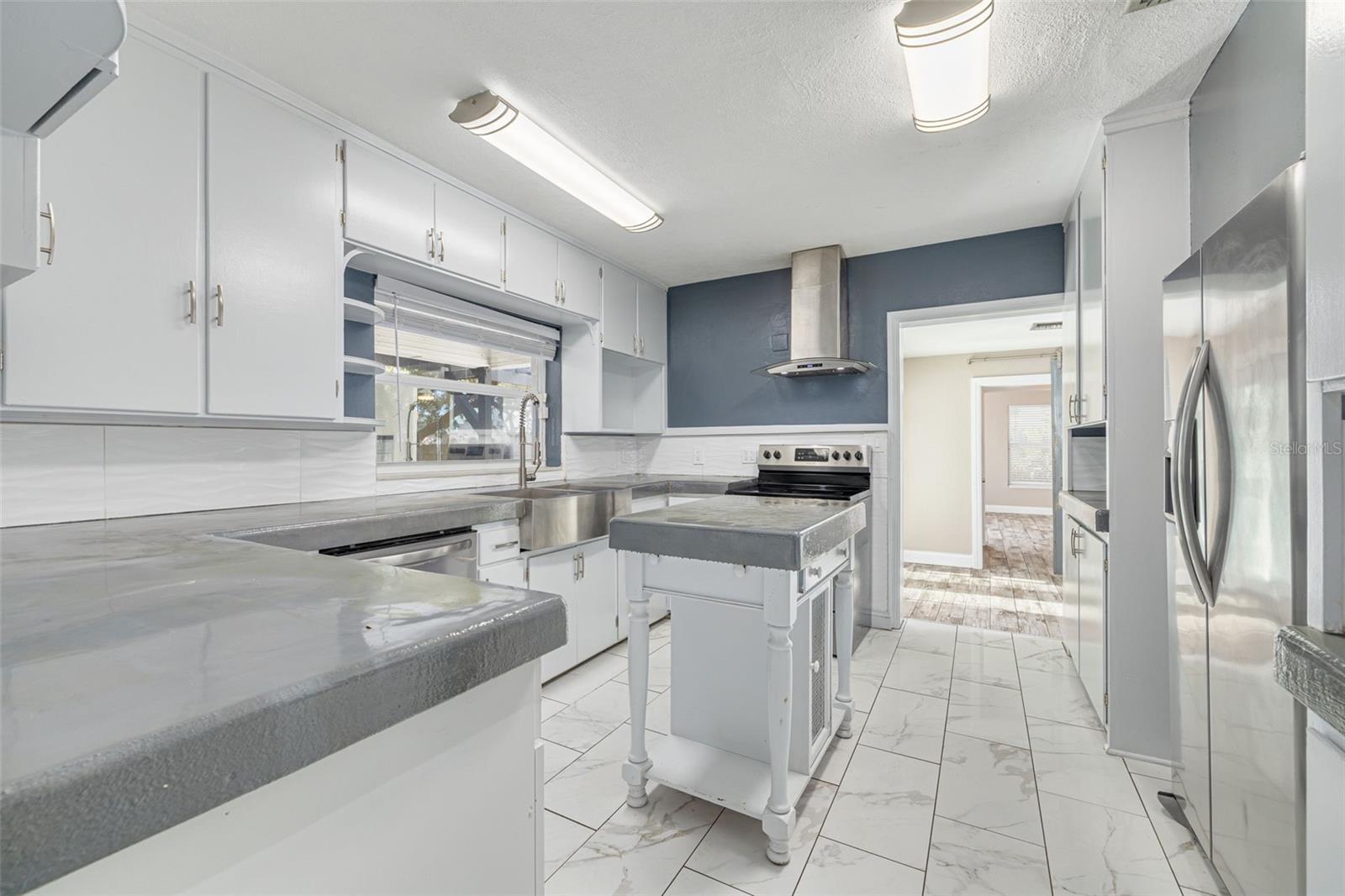 Image 10 of 34 For 5655 1st Avenue N