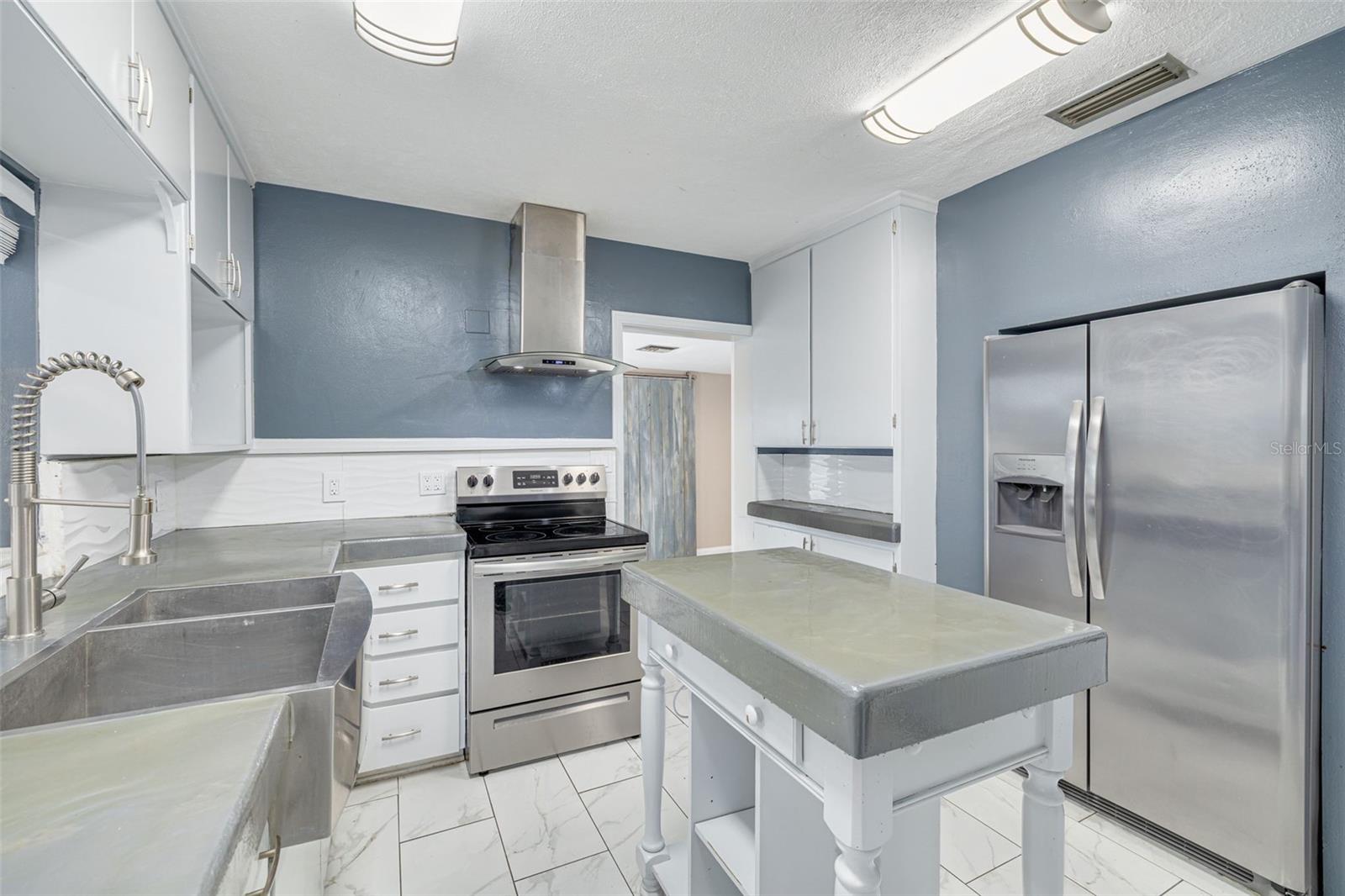 Image 12 of 34 For 5655 1st Avenue N