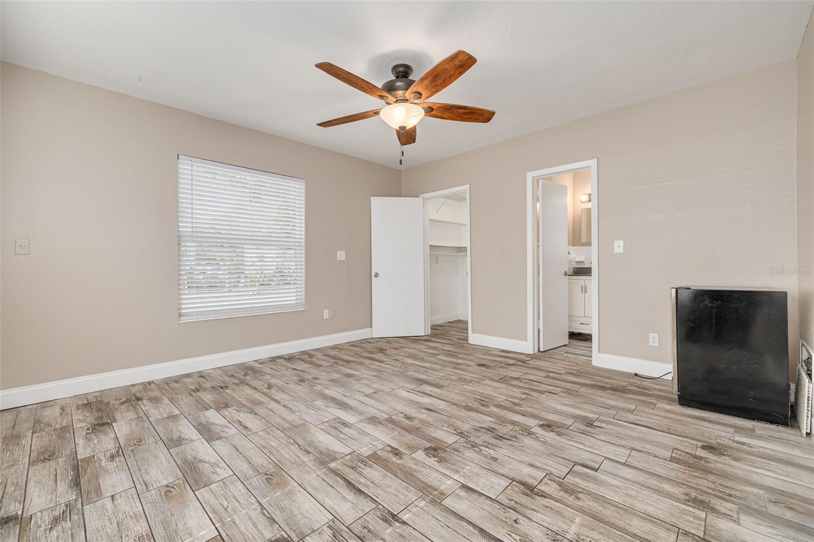 Image 15 of 34 For 5655 1st Avenue N