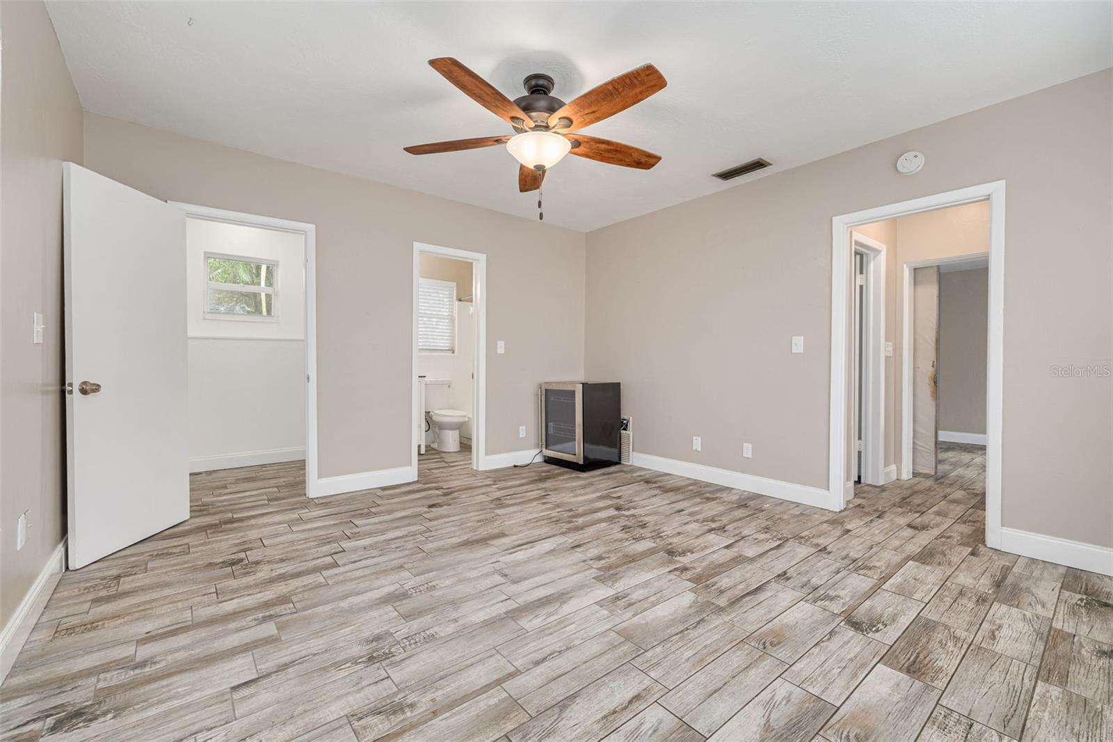 Image 17 of 34 For 5655 1st Avenue N