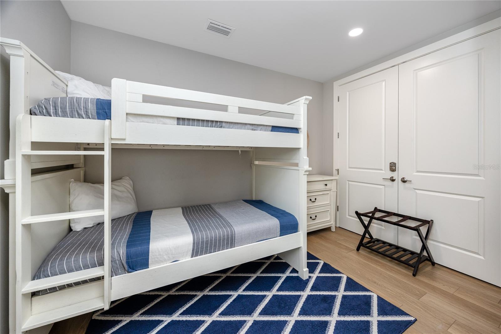 Image 33 of 52 For 300 150th Avenue 502