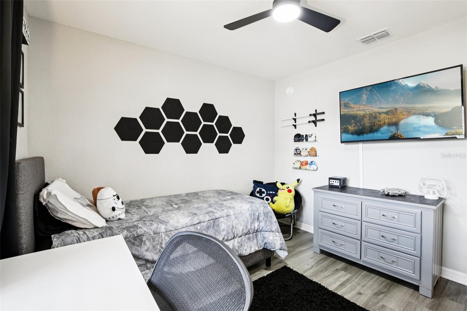 Image 17 of 33 For 12373 Marshland Street