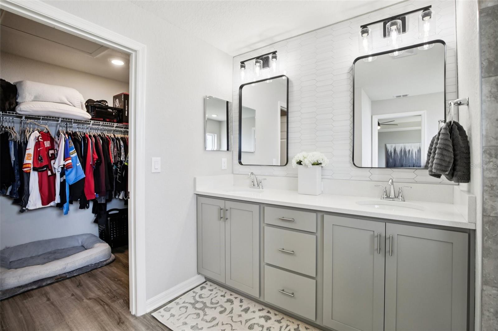 Image 27 of 33 For 12373 Marshland Street