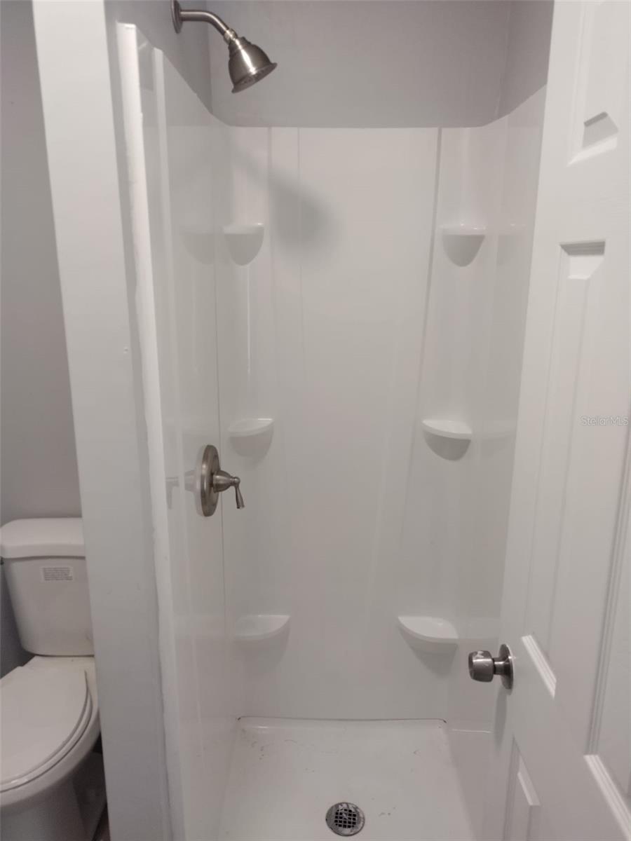 Image 6 of 6 For 705 Vine Avenue 2