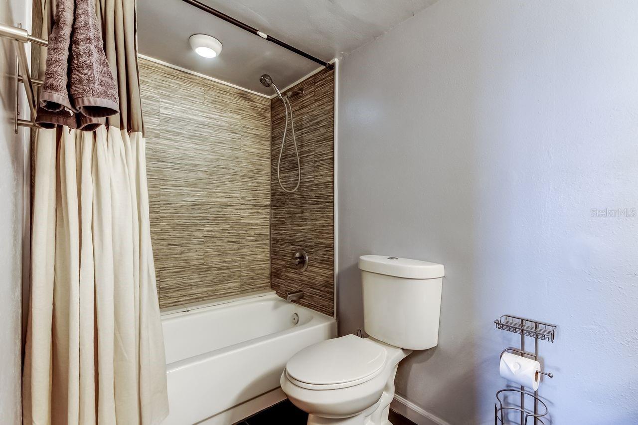 Image 22 of 41 For 2333 Feather Sound Drive B211