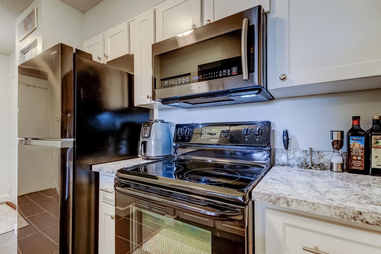 Image 4 of 41 For 2333 Feather Sound Drive B211