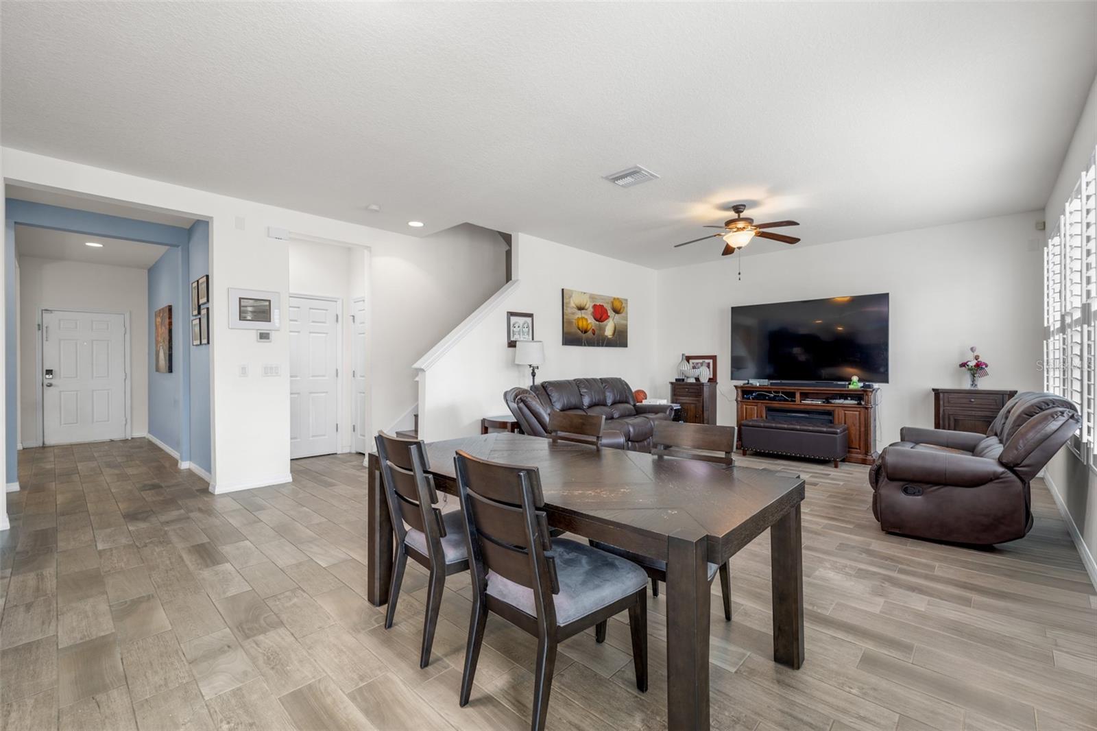 Image 17 of 64 For 1565 Feather Grass Loop