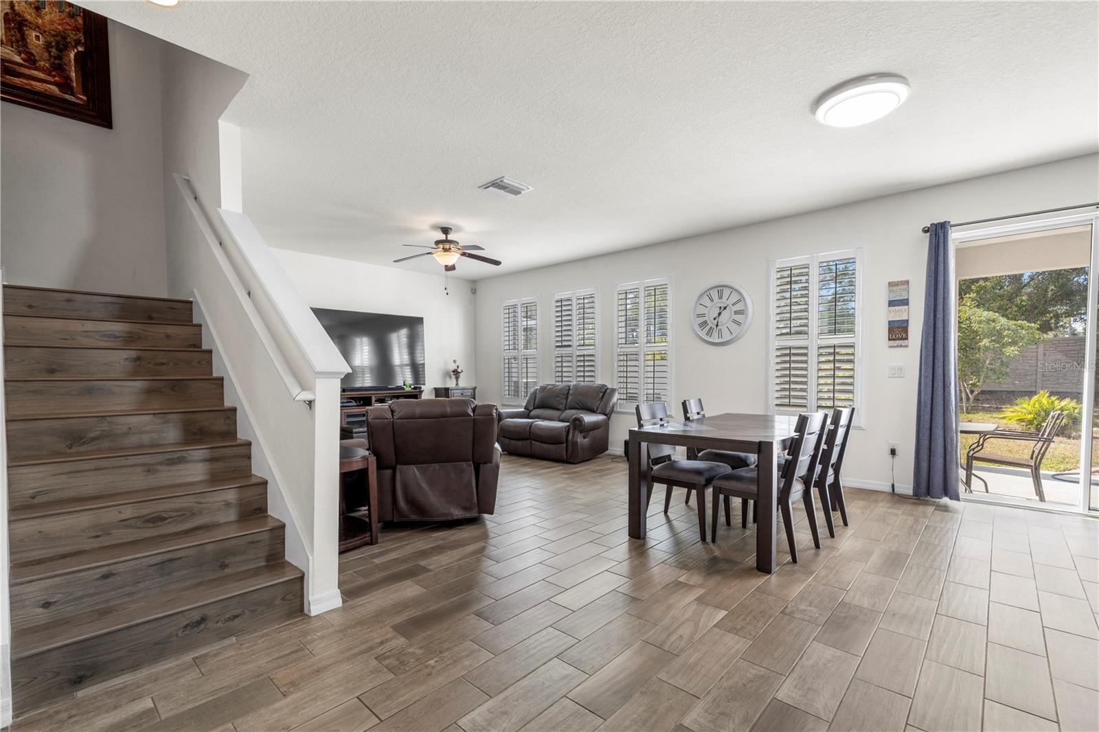 Image 18 of 64 For 1565 Feather Grass Loop