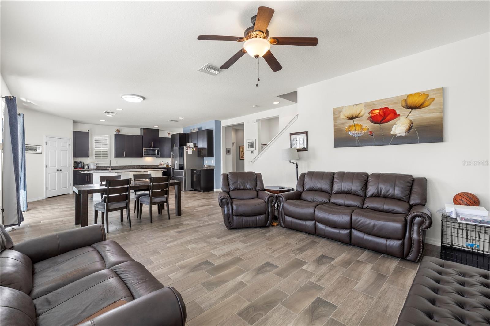 Image 21 of 64 For 1565 Feather Grass Loop