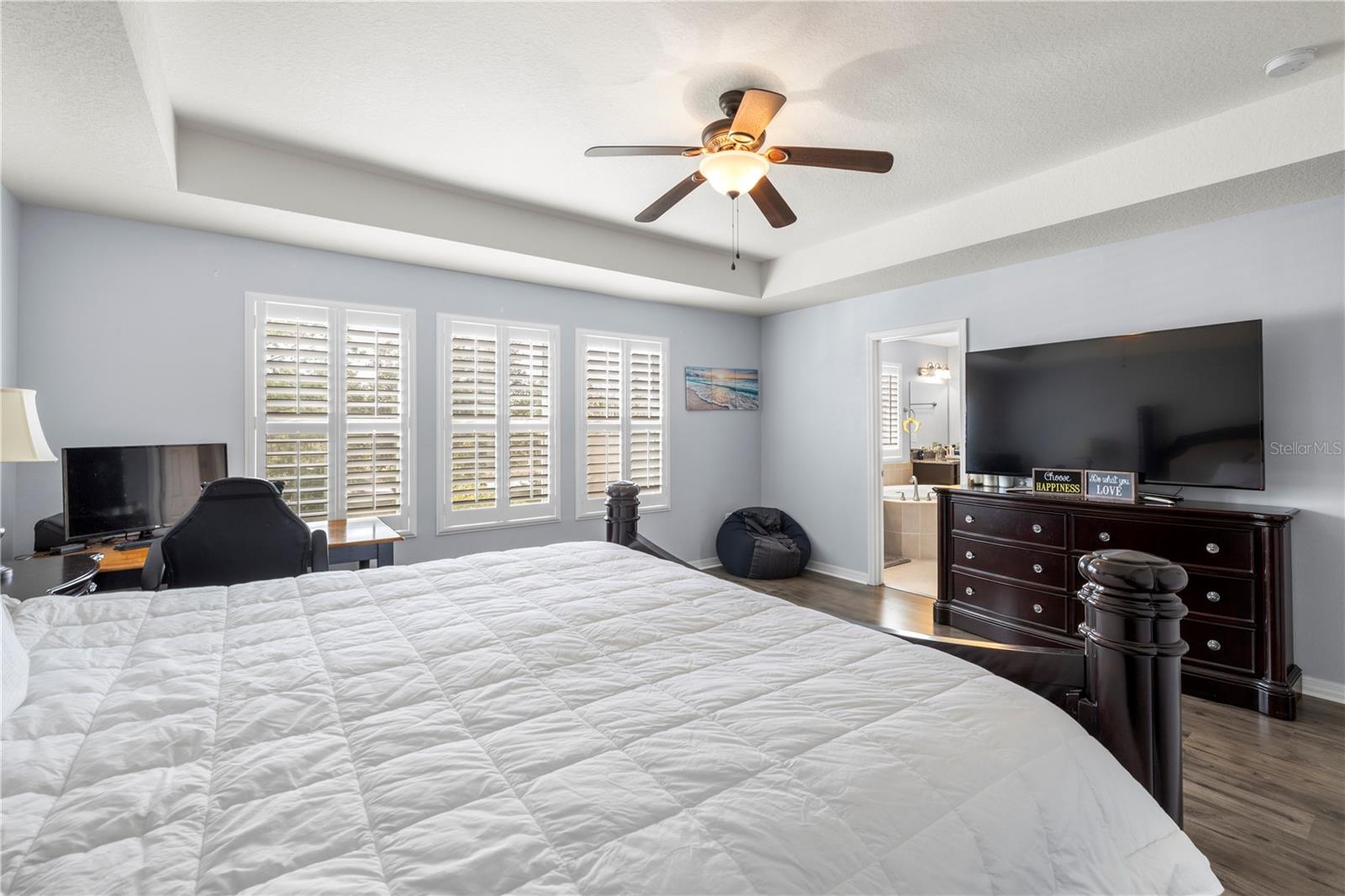 Image 28 of 64 For 1565 Feather Grass Loop