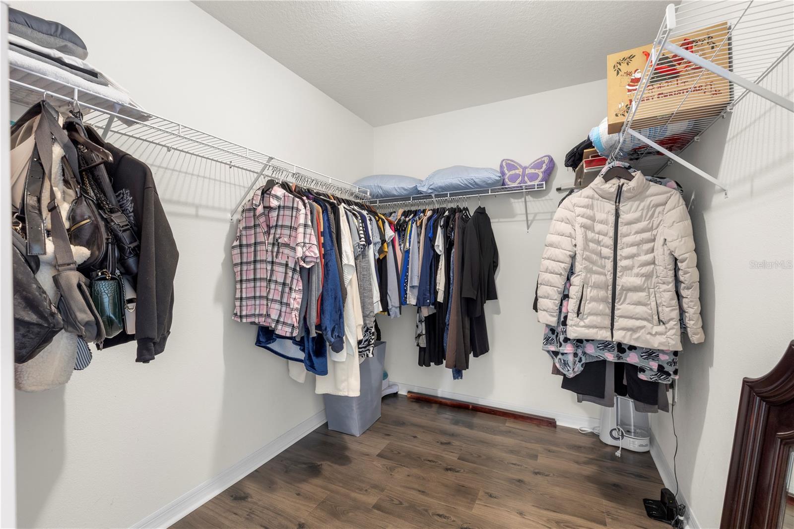 Image 33 of 64 For 1565 Feather Grass Loop