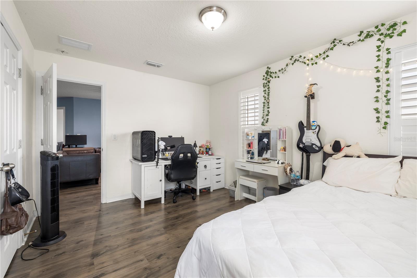 Image 43 of 64 For 1565 Feather Grass Loop