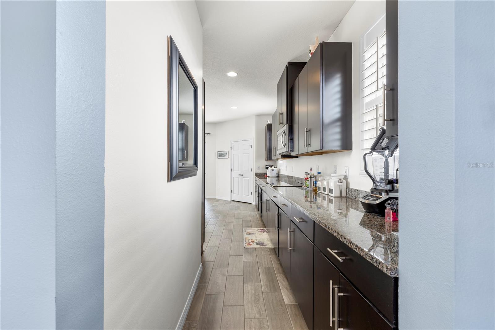 Image 8 of 64 For 1565 Feather Grass Loop