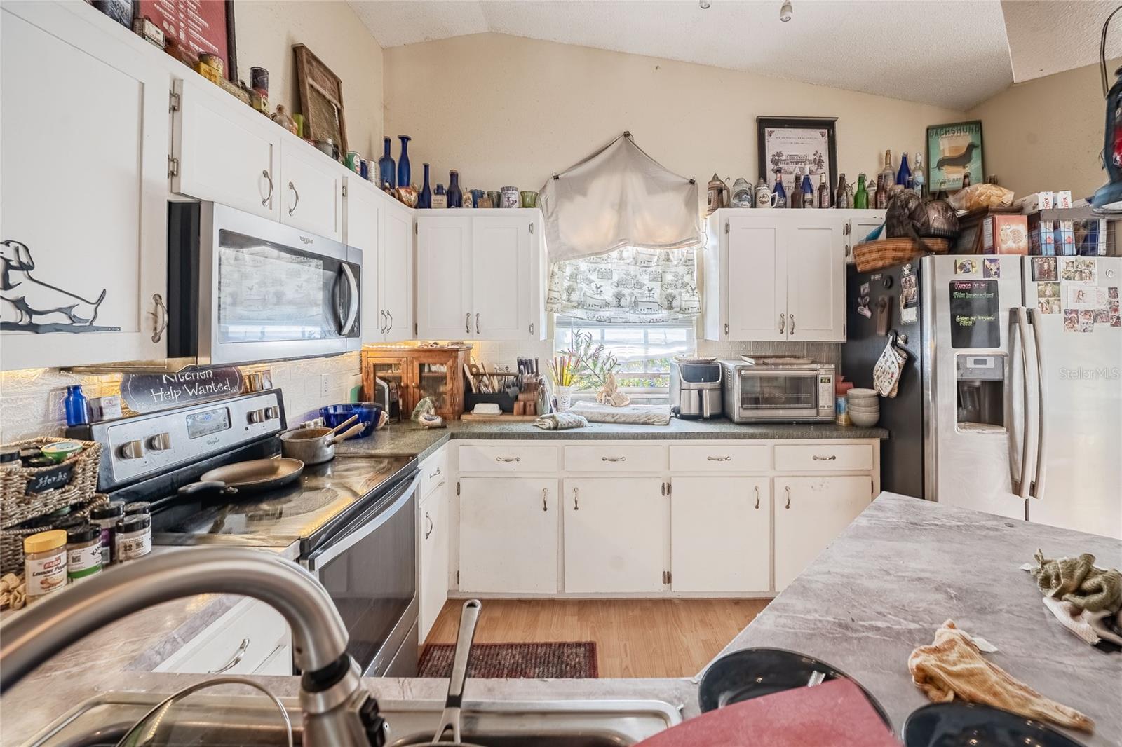 Image 13 of 30 For 463 Emerald Cove Loop