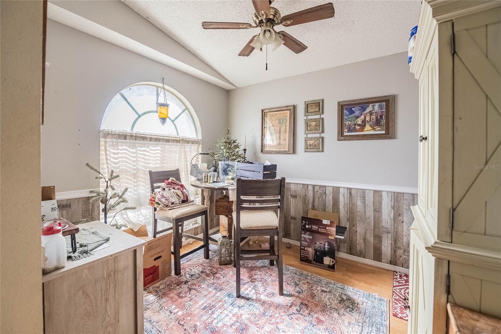 Image 14 of 30 For 463 Emerald Cove Loop