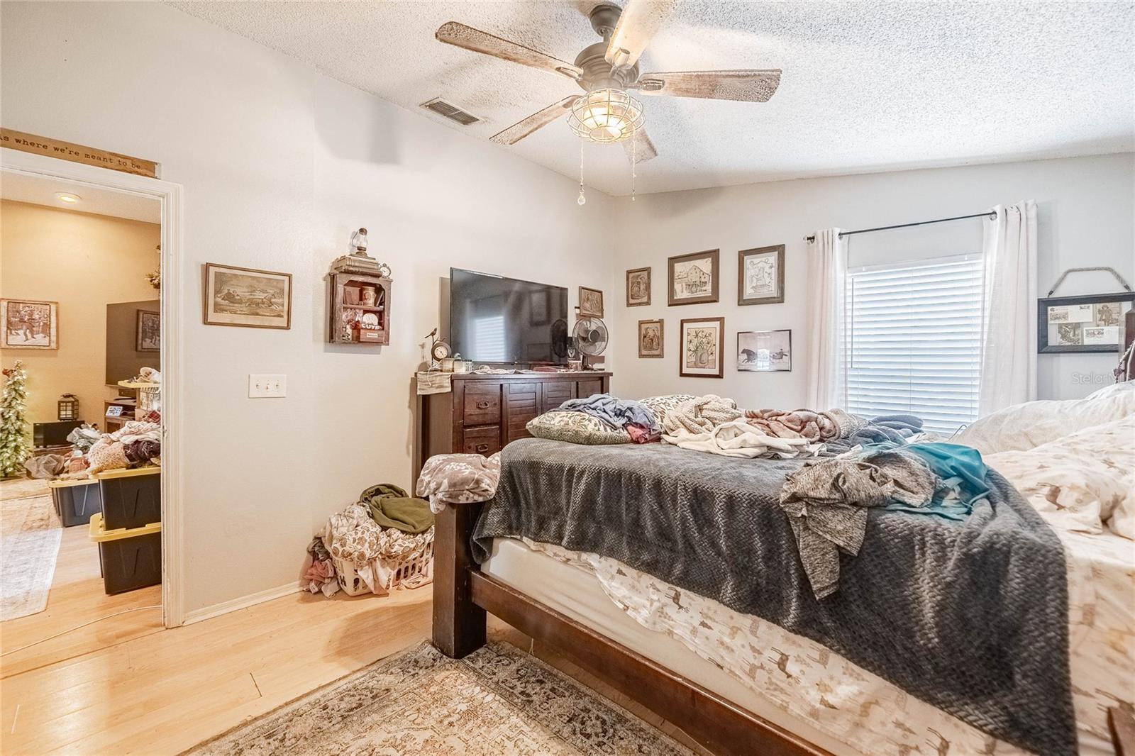 Image 18 of 30 For 463 Emerald Cove Loop