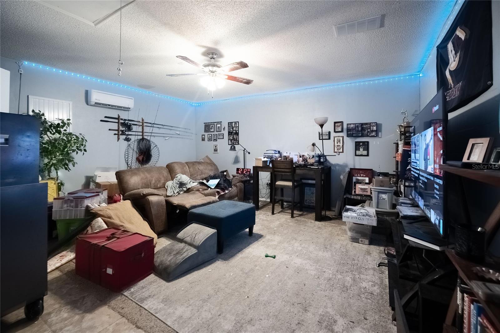 Image 24 of 30 For 463 Emerald Cove Loop