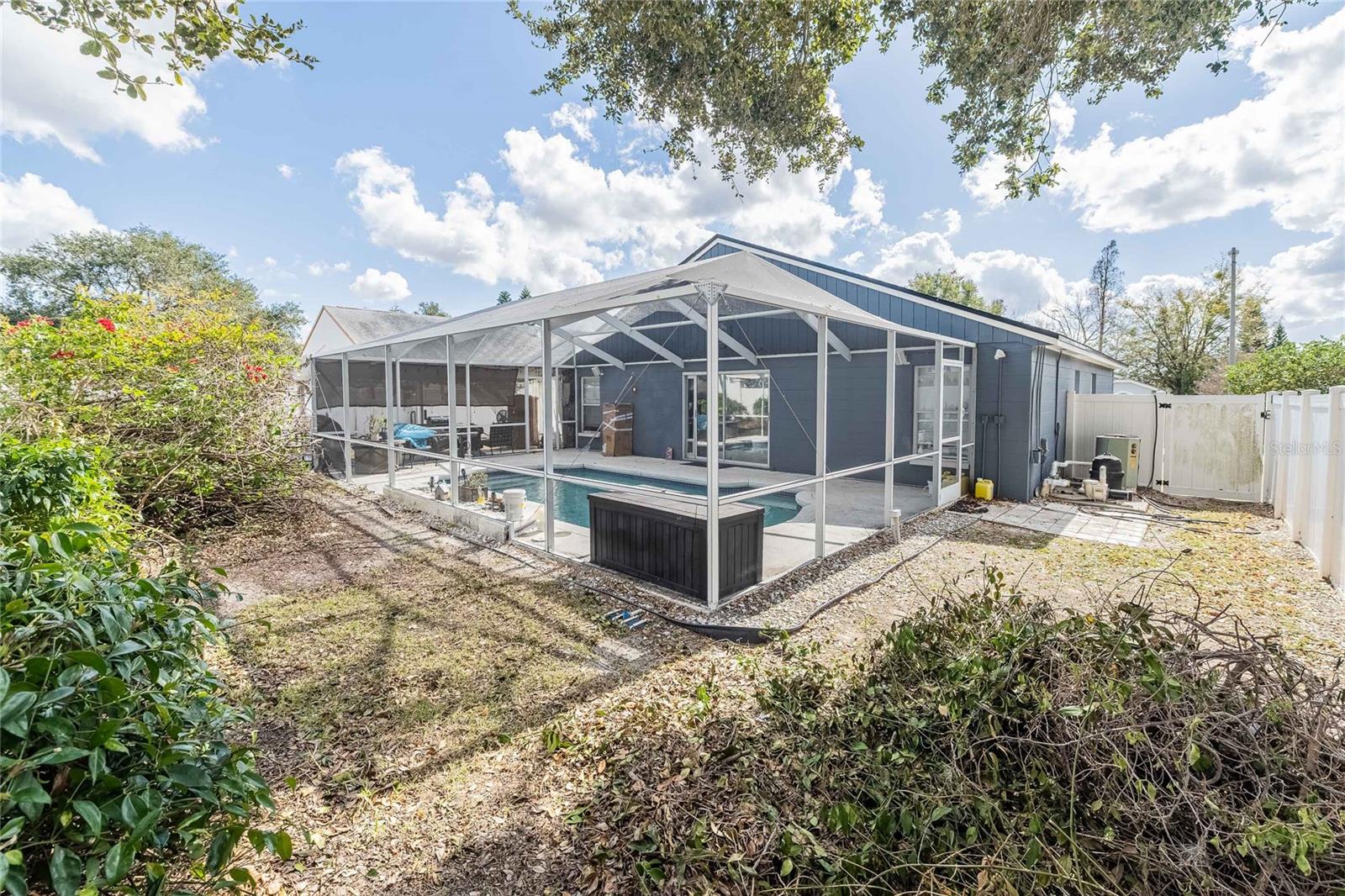 Image 28 of 30 For 463 Emerald Cove Loop