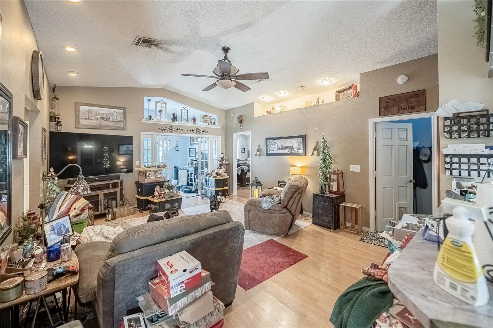 Image 8 of 30 For 463 Emerald Cove Loop