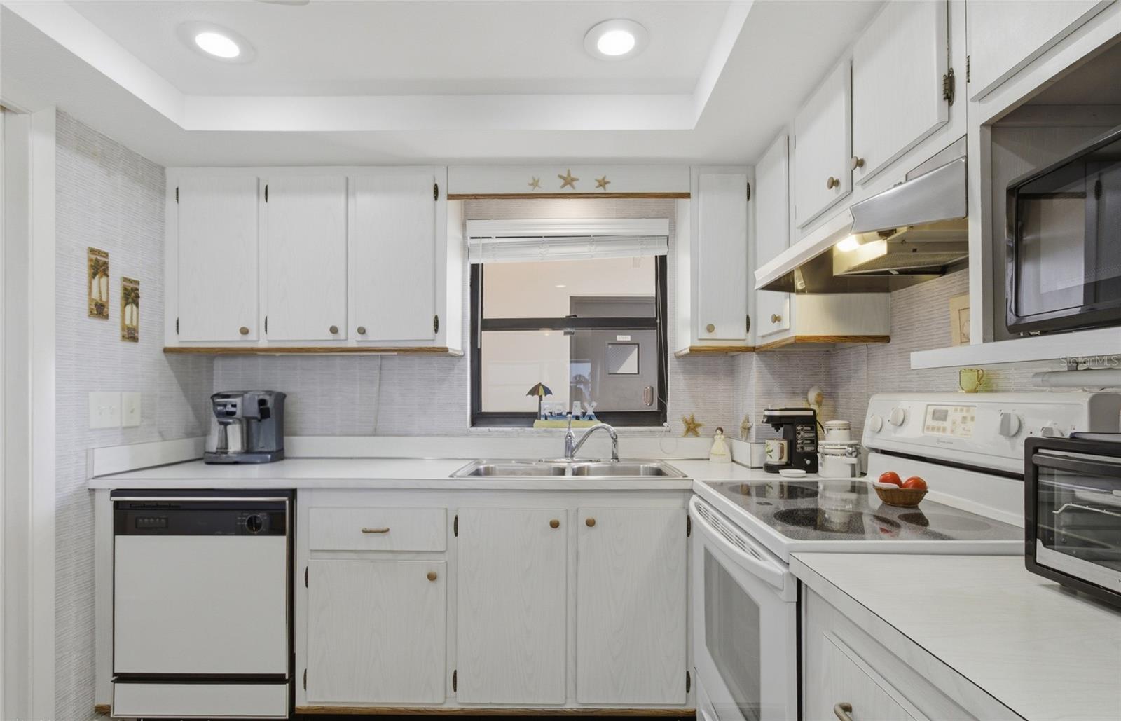 Image 12 of 34 For 1270 Gulf Boulevard 801