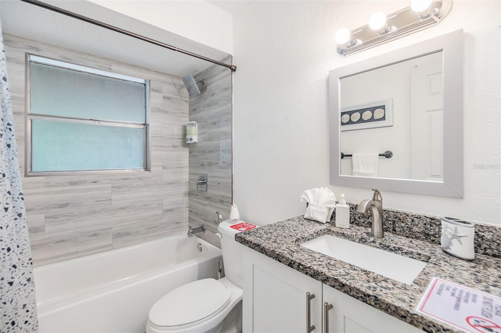 Listing photo id 11 for 4101 Arch Street A