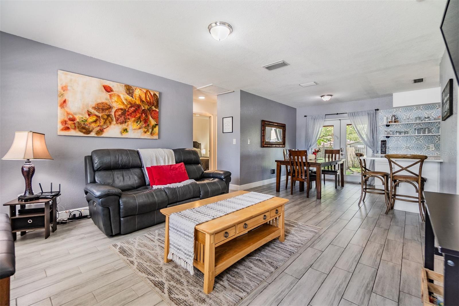 Listing photo id 12 for 4101 Arch Street A