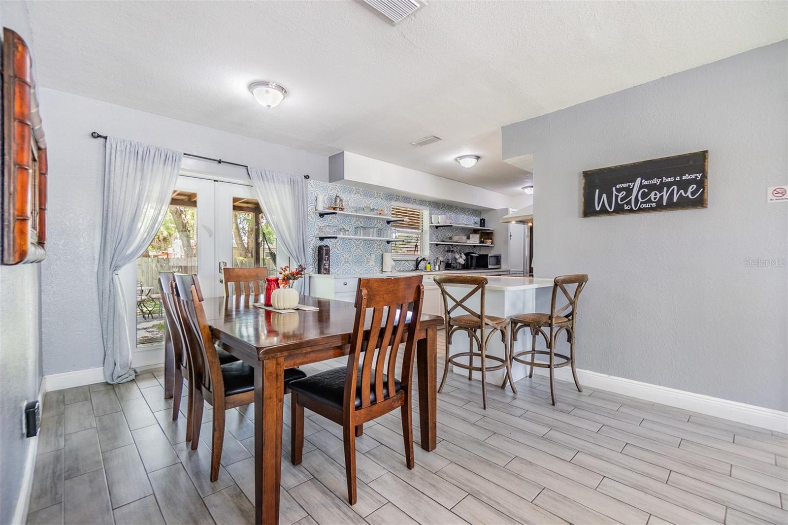 Listing photo id 17 for 4101 Arch Street A