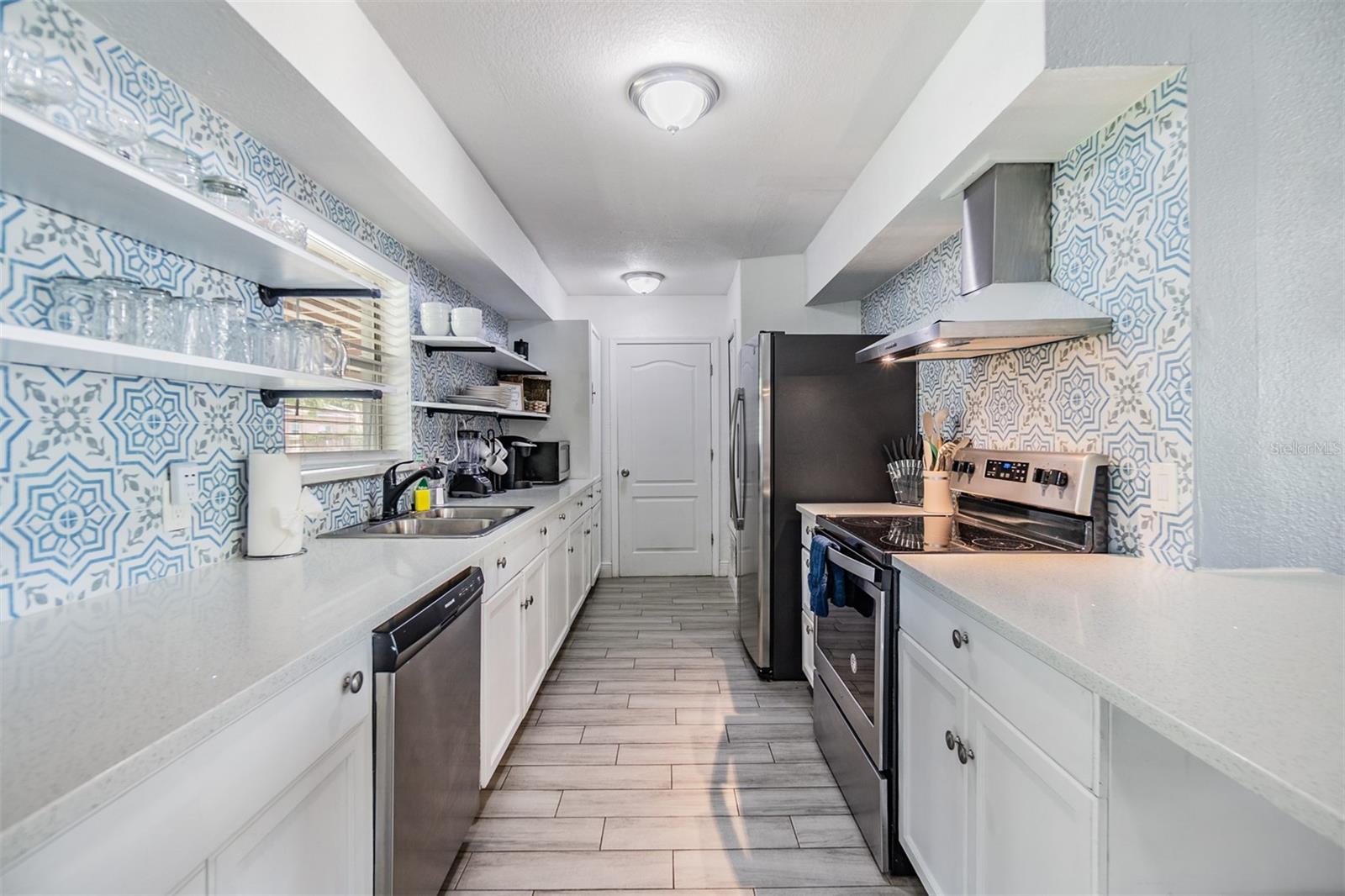 Listing photo id 19 for 4101 Arch Street A