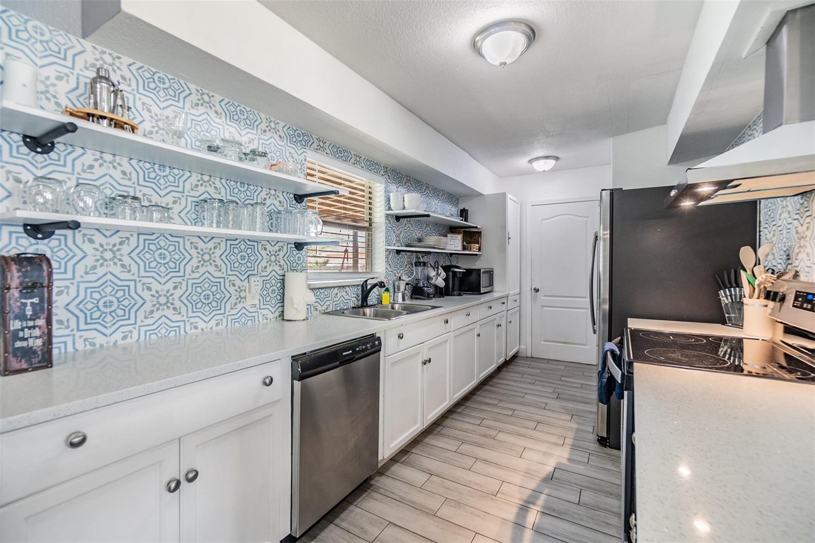 Listing photo id 20 for 4101 Arch Street A