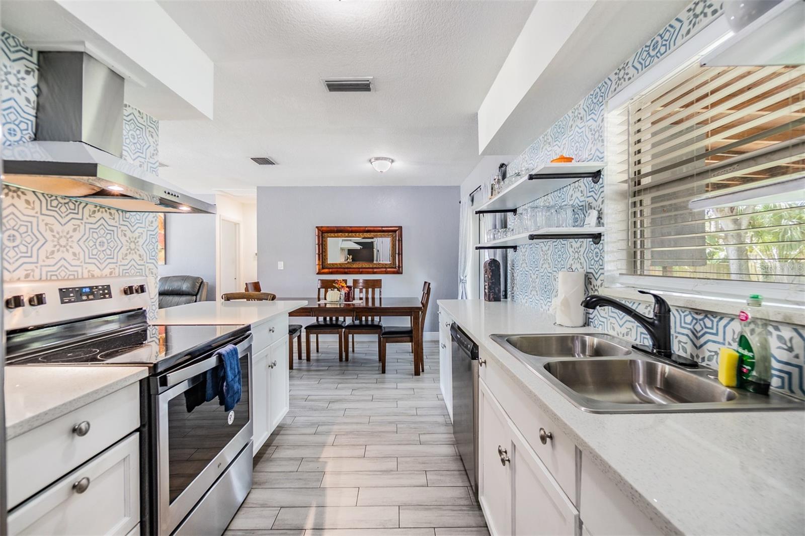 Listing photo id 23 for 4101 Arch Street A