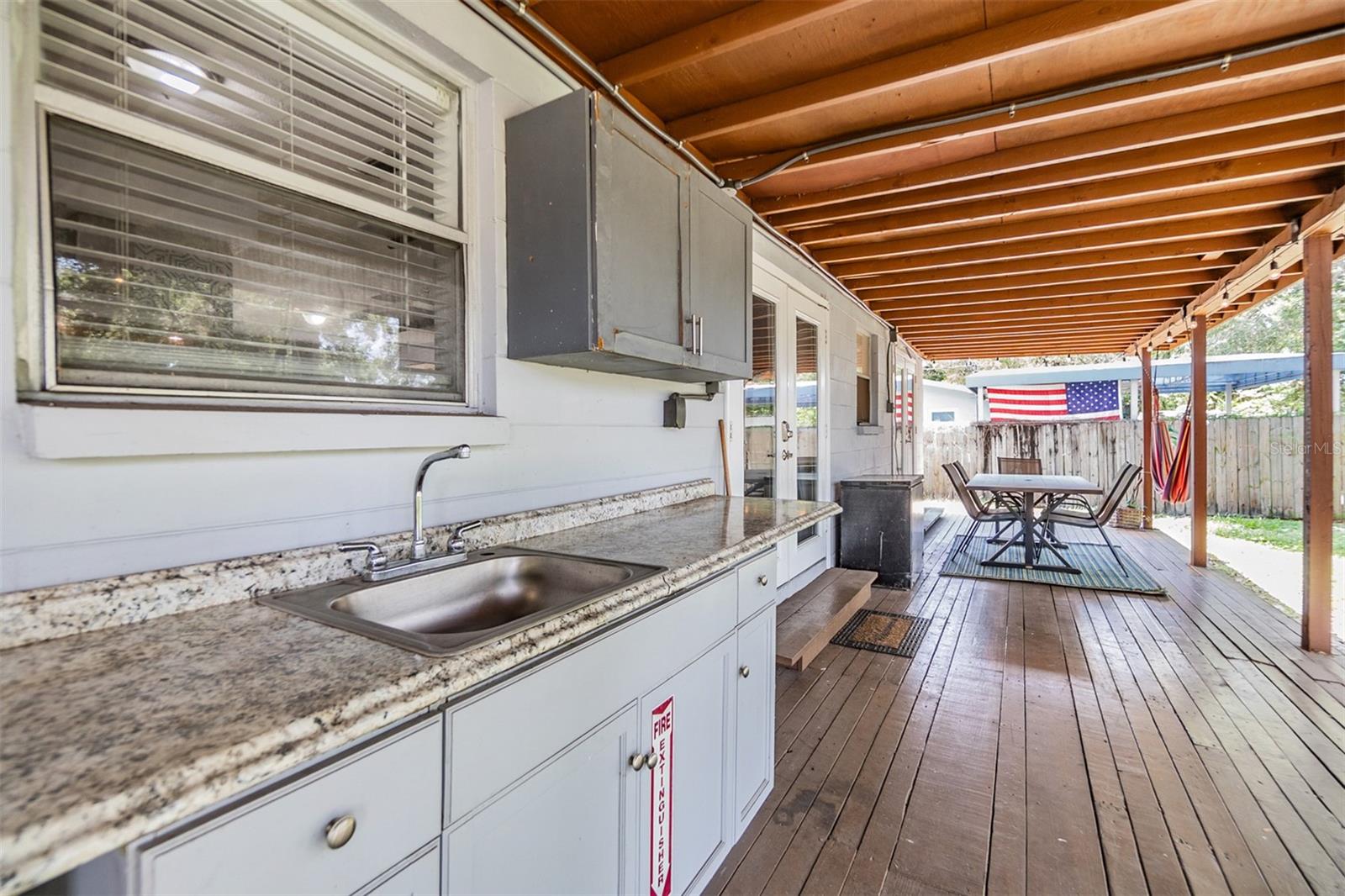 Listing photo id 29 for 4101 Arch Street A