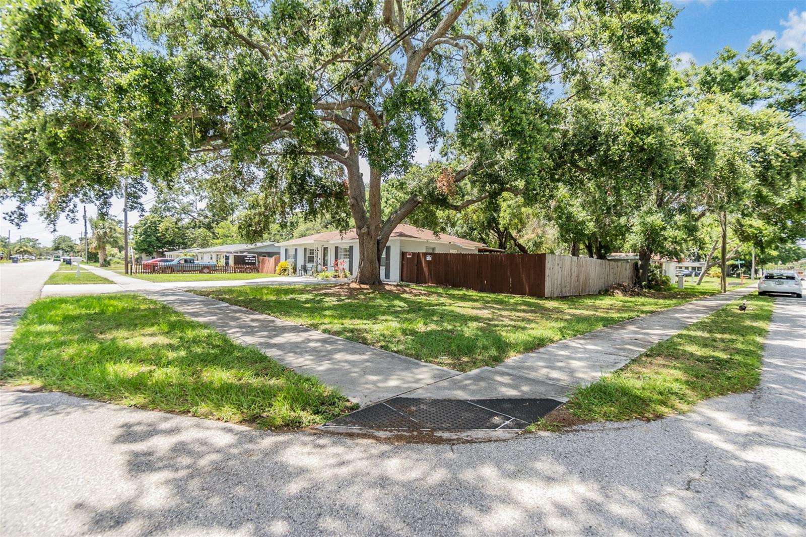 Listing photo id 36 for 4101 Arch Street A