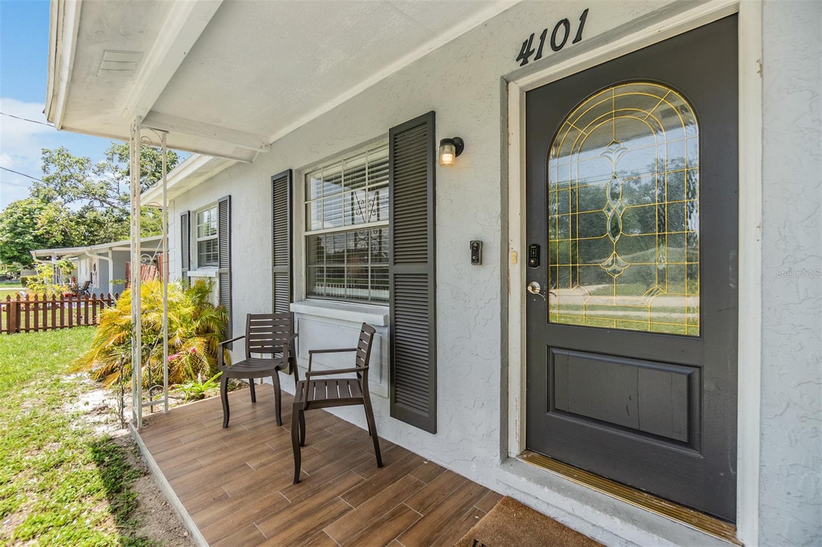 Listing photo id 2 for 4101 Arch Street A