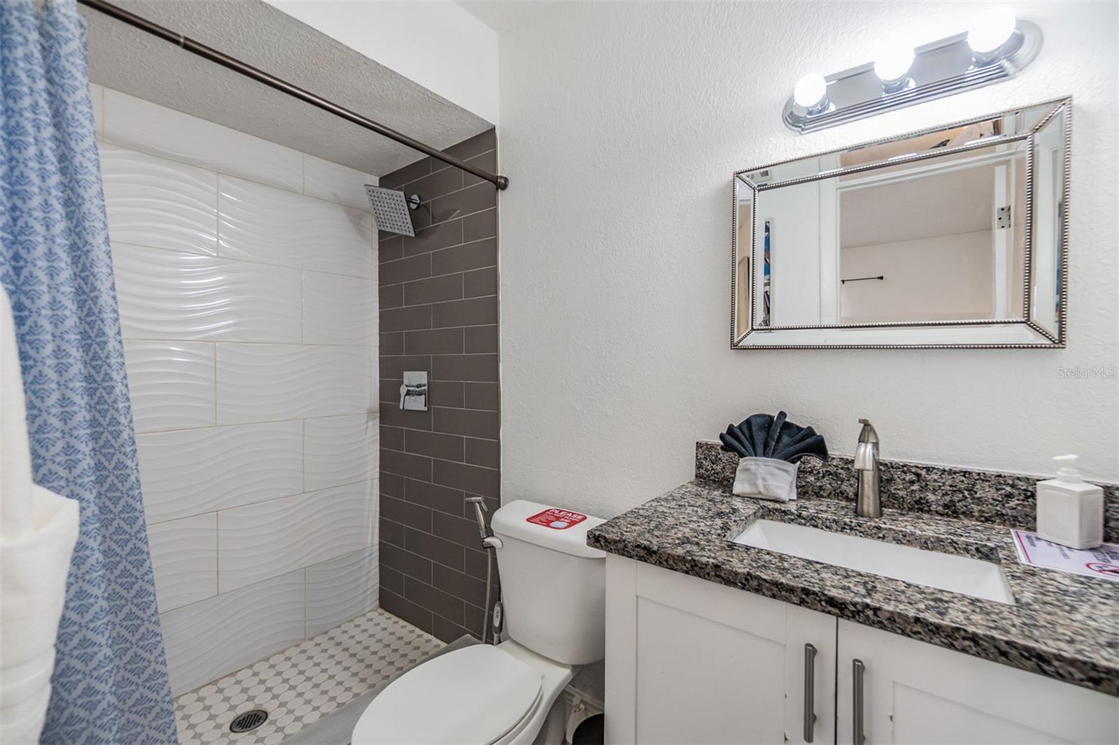 Listing photo id 5 for 4101 Arch Street A