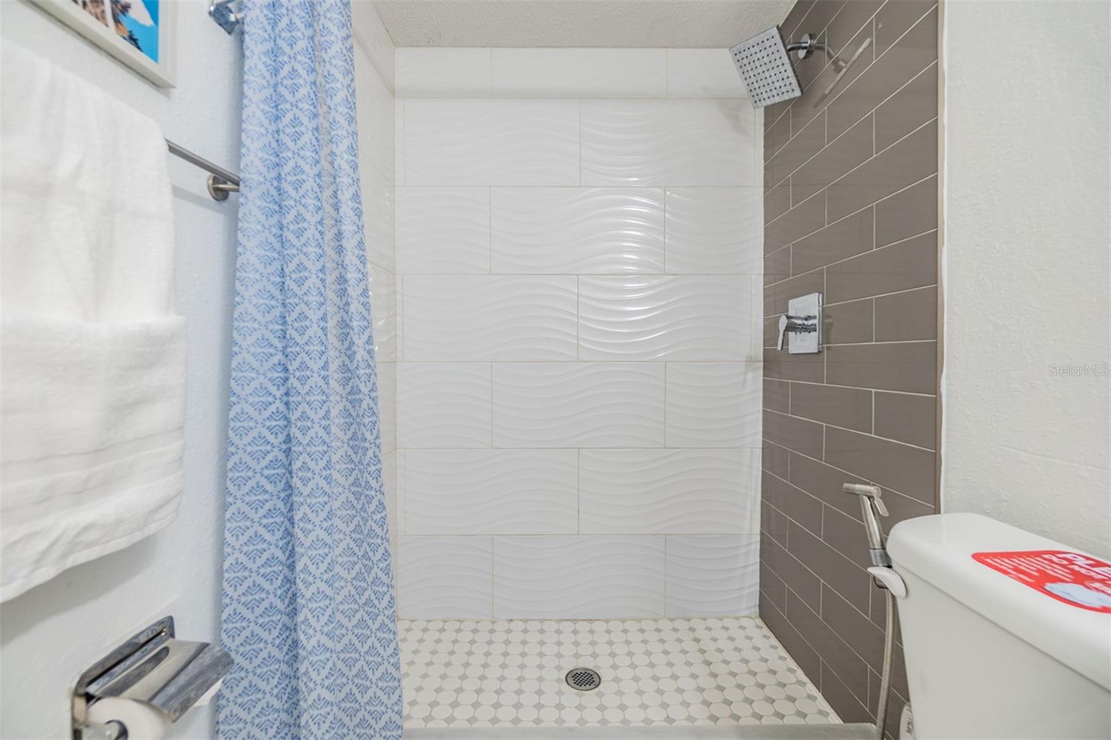 Listing photo id 6 for 4101 Arch Street A