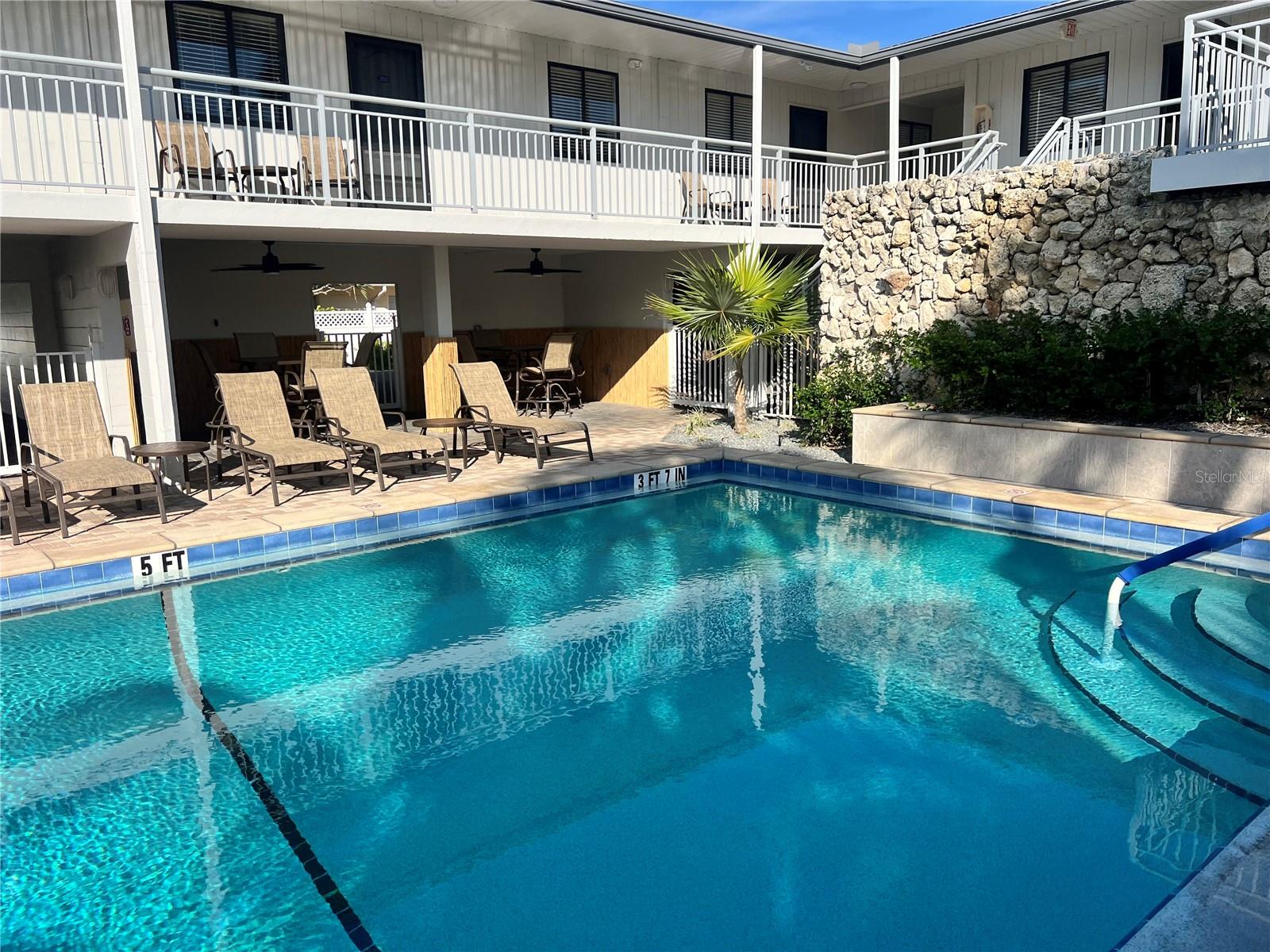 Image 21 of 34 For 1001 Point Of Rocks Road 408