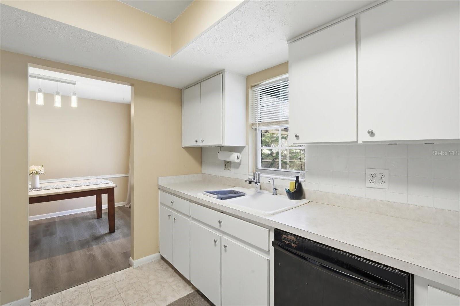 Image 14 of 32 For 20621 Arthur Court