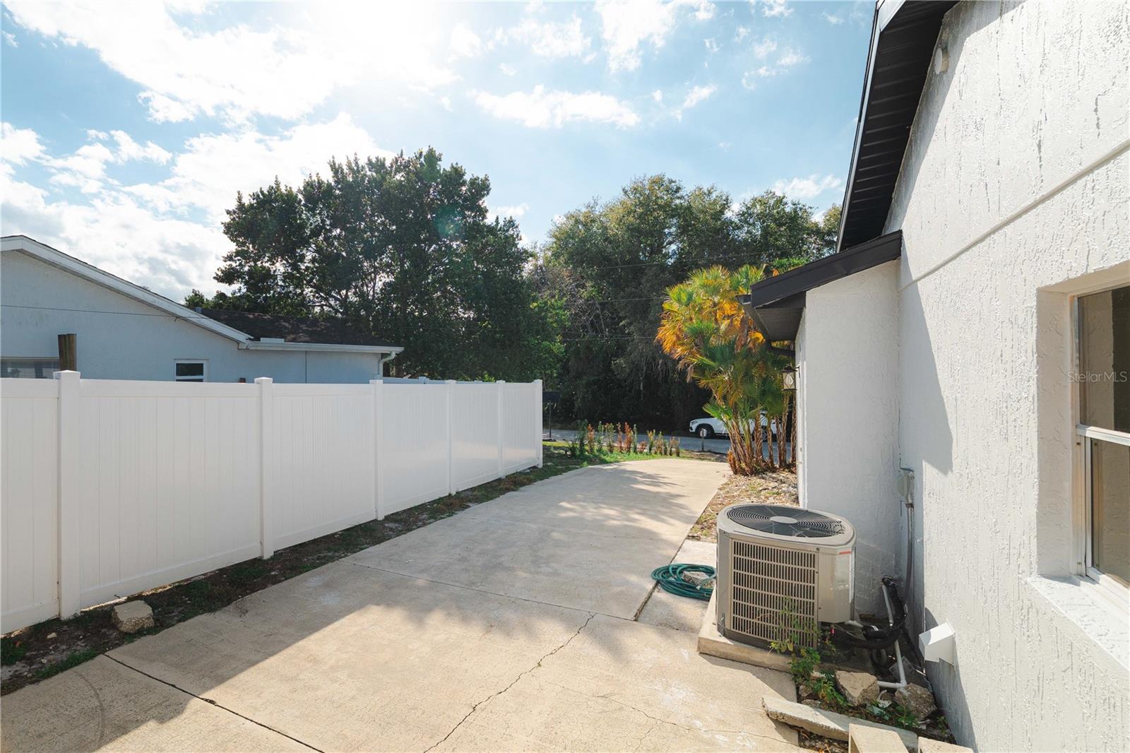 Image 19 of 24 For 6098 Shannon Avenue