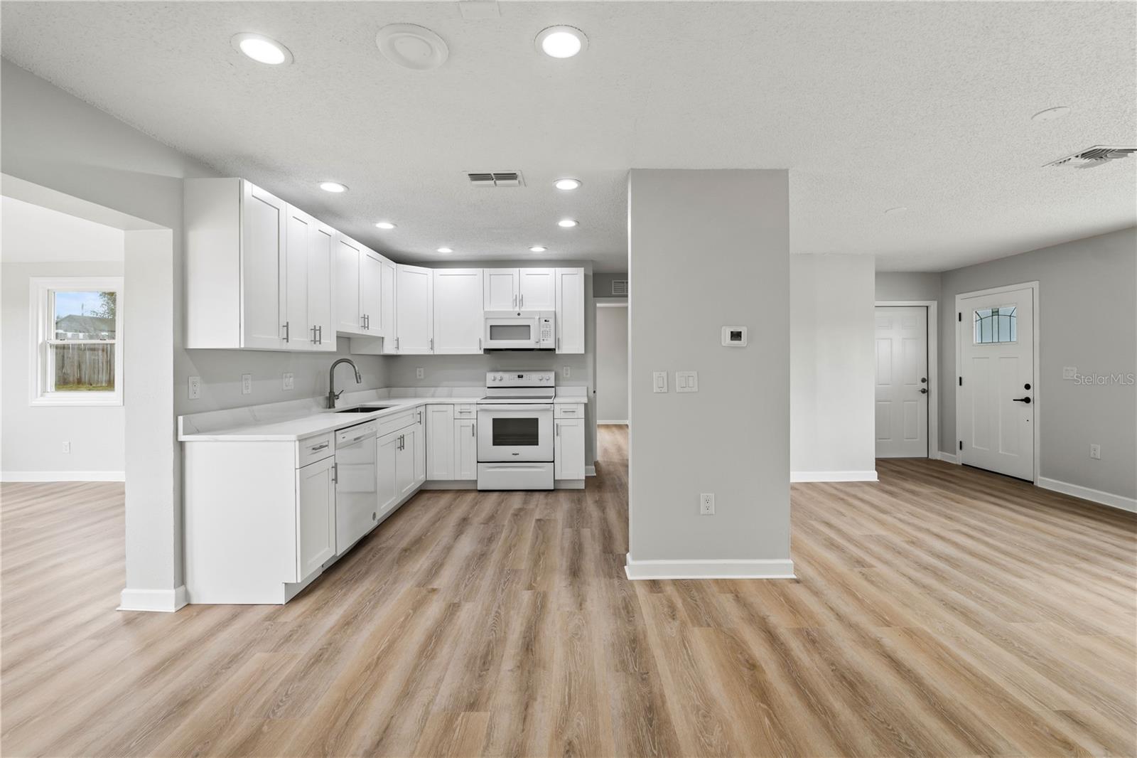 Image 5 of 24 For 6098 Shannon Avenue