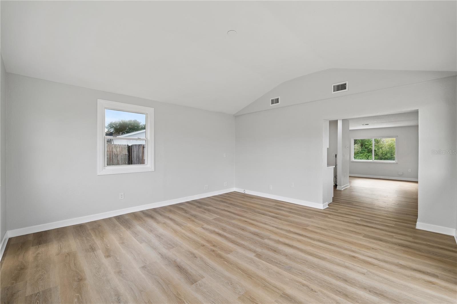 Image 8 of 24 For 6098 Shannon Avenue