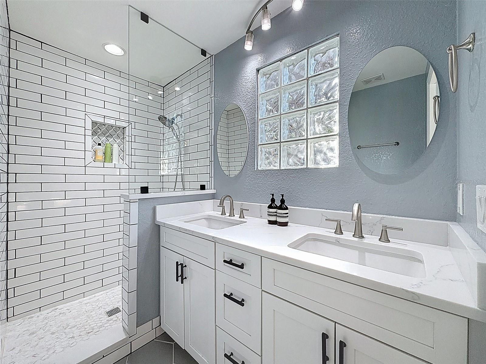 Image 17 of 32 For 6315 Interbay Boulevard