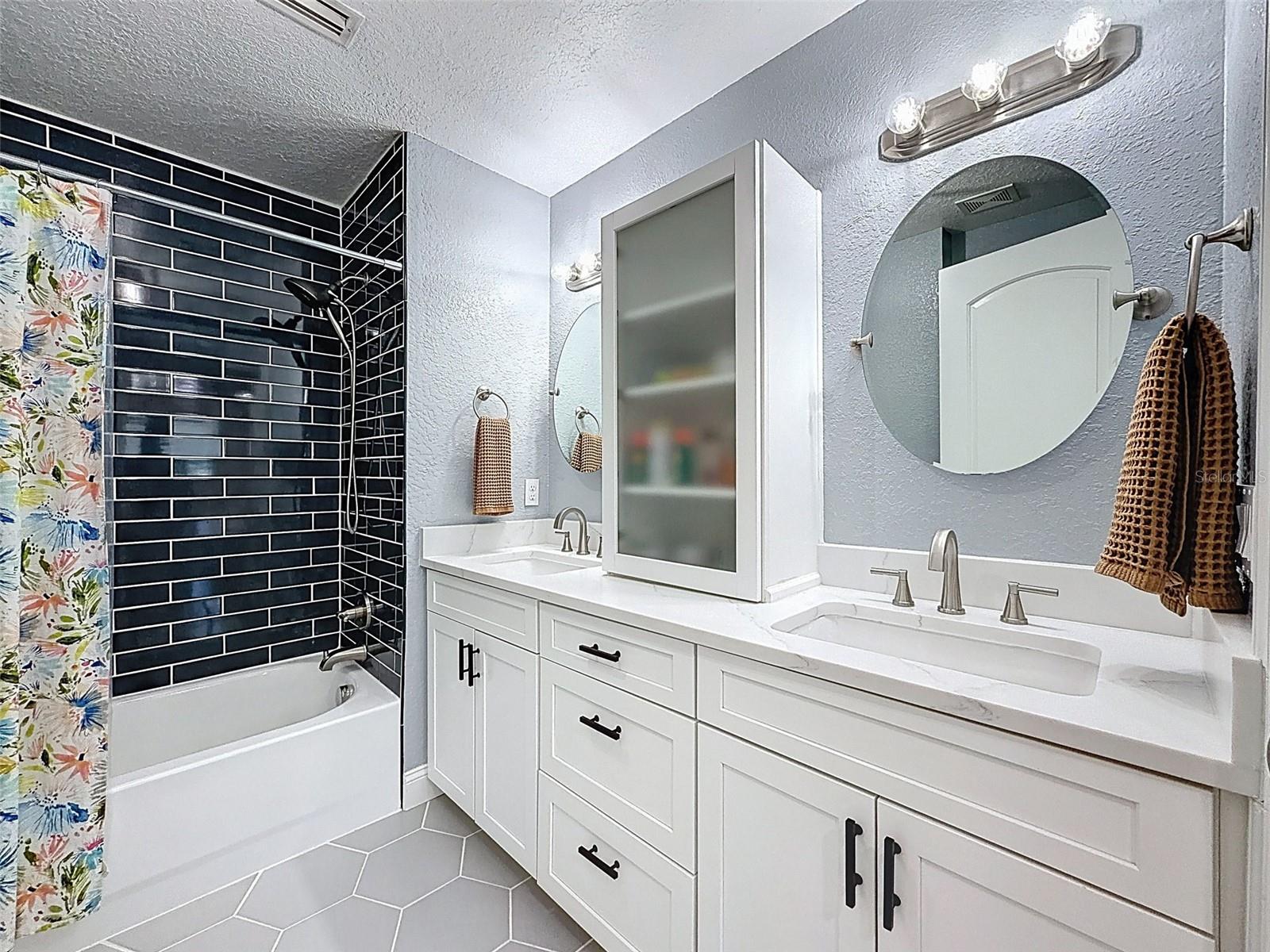 Image 20 of 32 For 6315 Interbay Boulevard