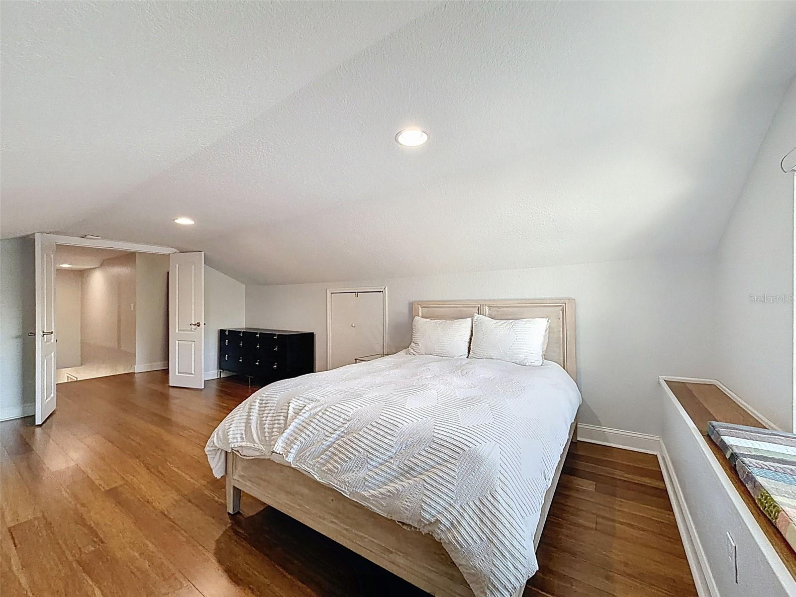 Image 22 of 32 For 6315 Interbay Boulevard