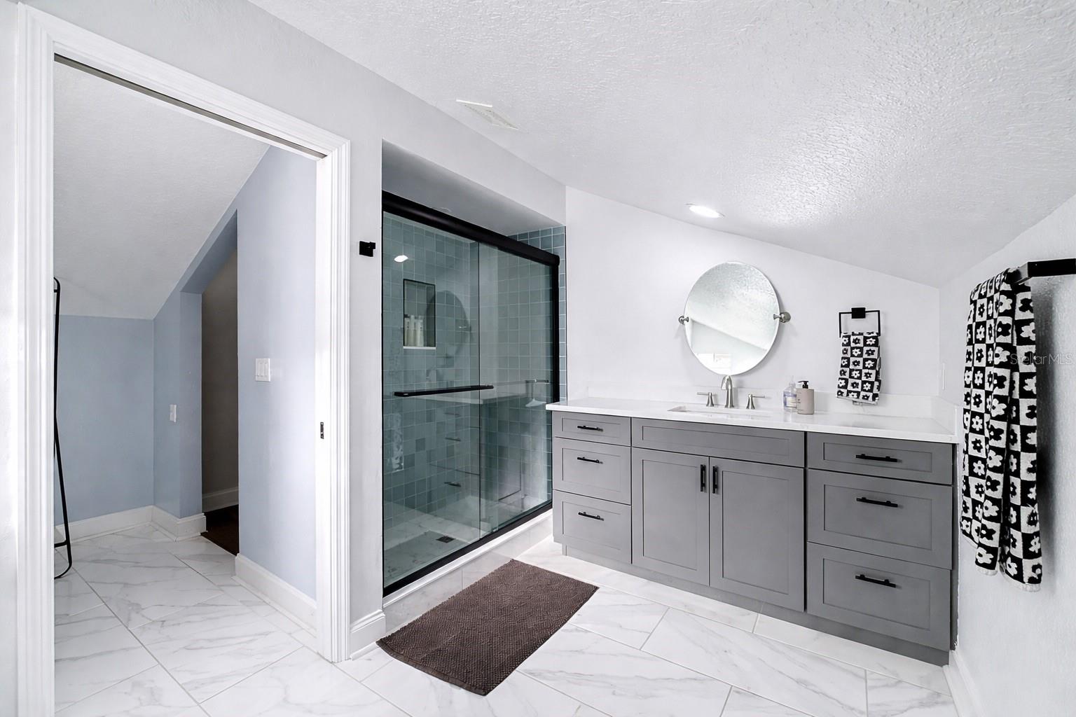 Image 23 of 32 For 6315 Interbay Boulevard