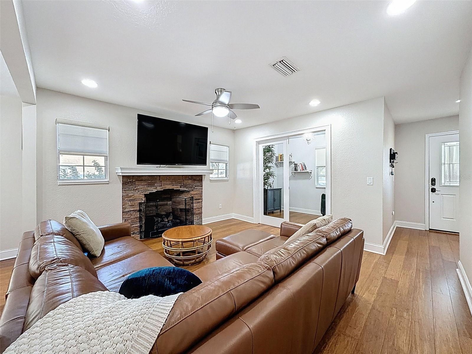 Image 7 of 32 For 6315 Interbay Boulevard