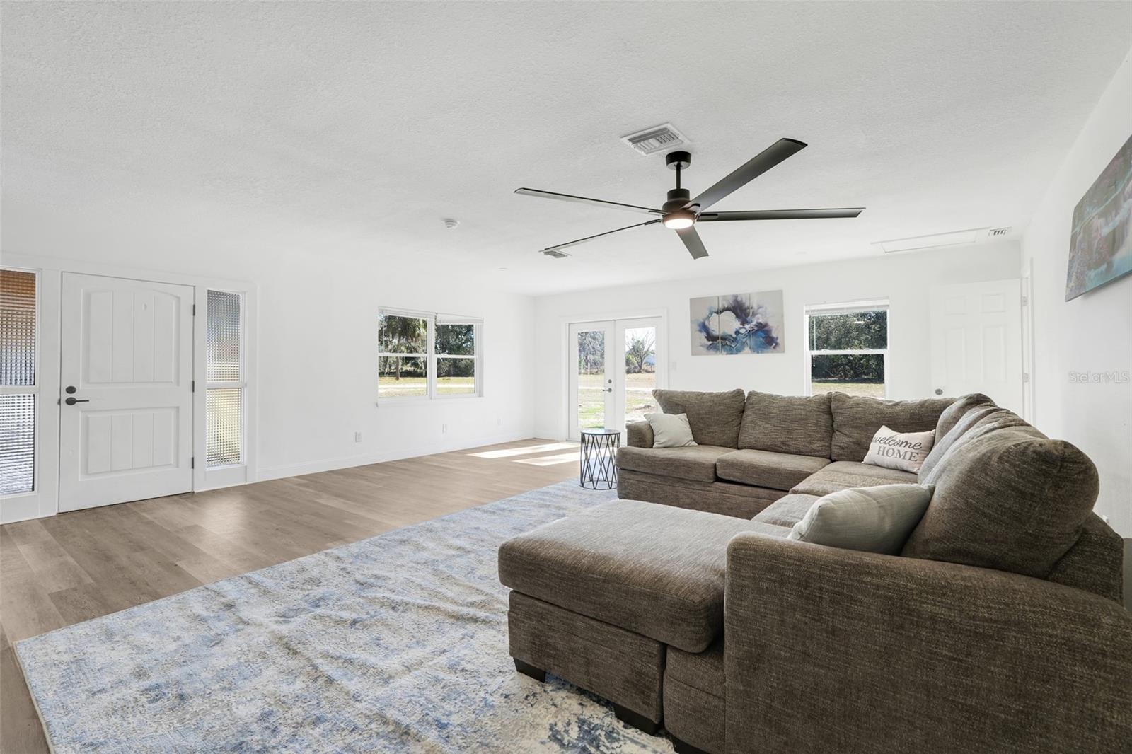 Image 5 of 39 For 828 Saint Anne Shrine Road