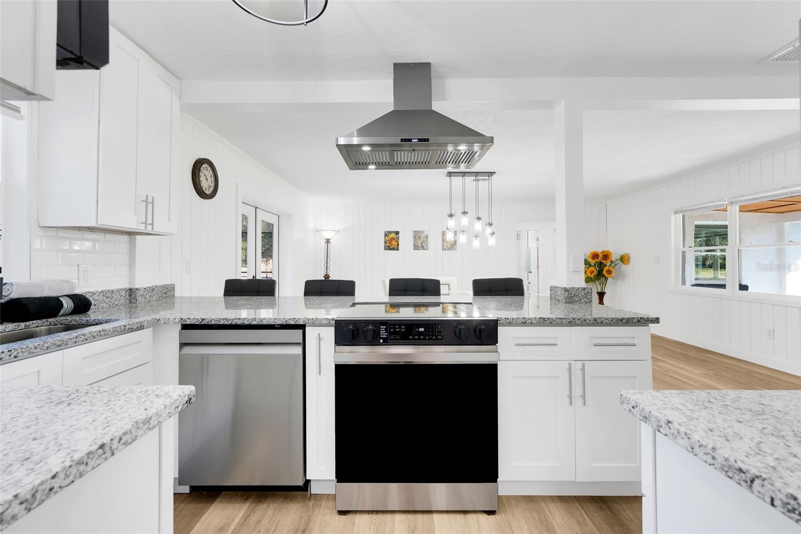 Image 9 of 39 For 828 Saint Anne Shrine Road