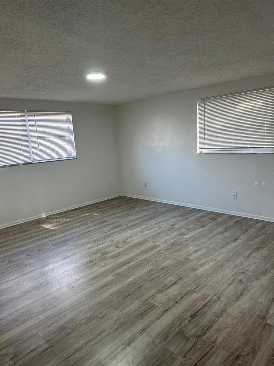 Image 13 of 16 For 4950 Fleetwood Street