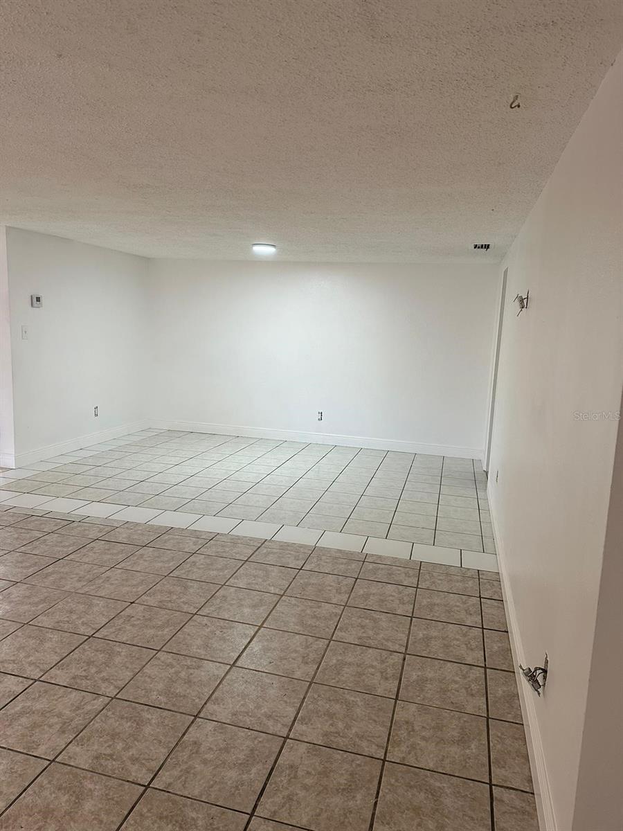 Image 15 of 16 For 4950 Fleetwood Street